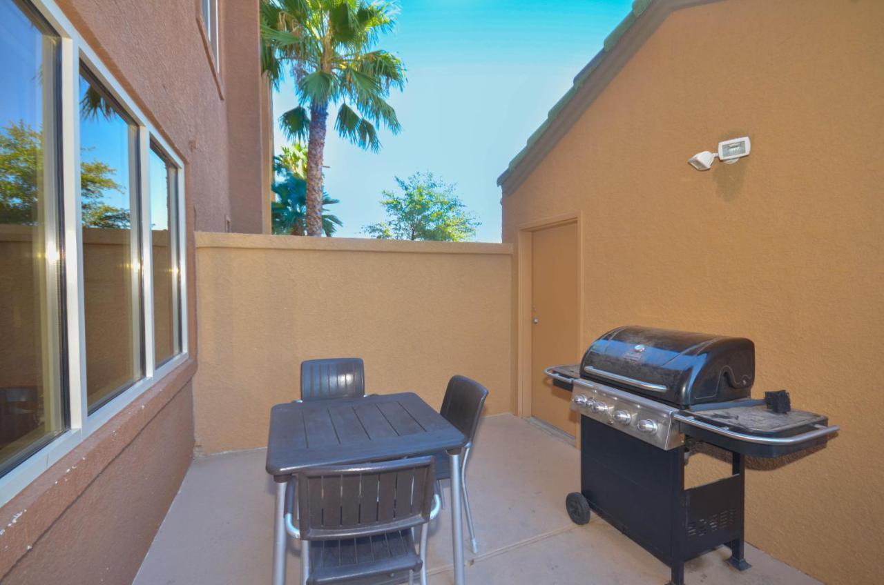 Holiday Inn Express Las Vegas-Nellis By Ihg Екстер'єр фото