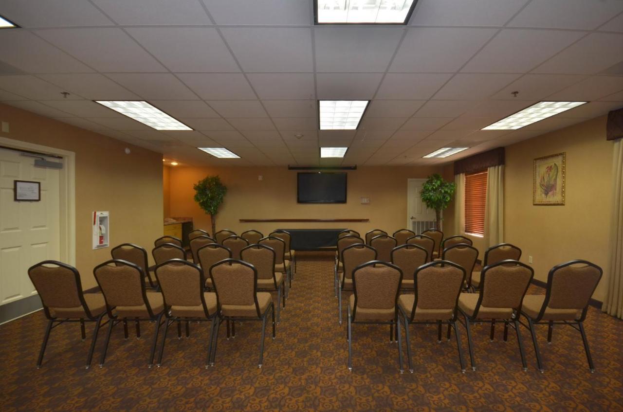 Holiday Inn Express Las Vegas-Nellis By Ihg Екстер'єр фото