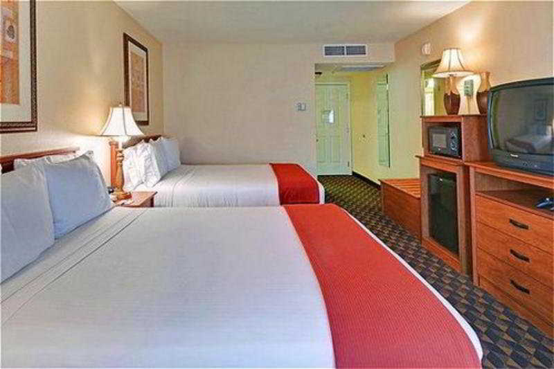 Holiday Inn Express Las Vegas-Nellis By Ihg Номер фото