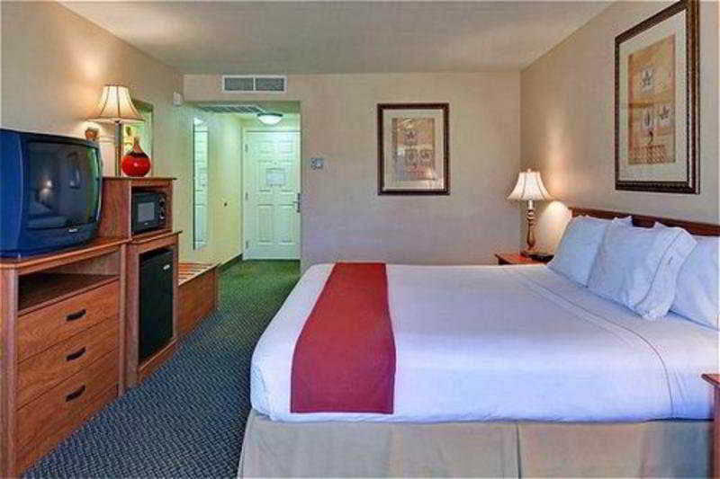 Holiday Inn Express Las Vegas-Nellis By Ihg Номер фото